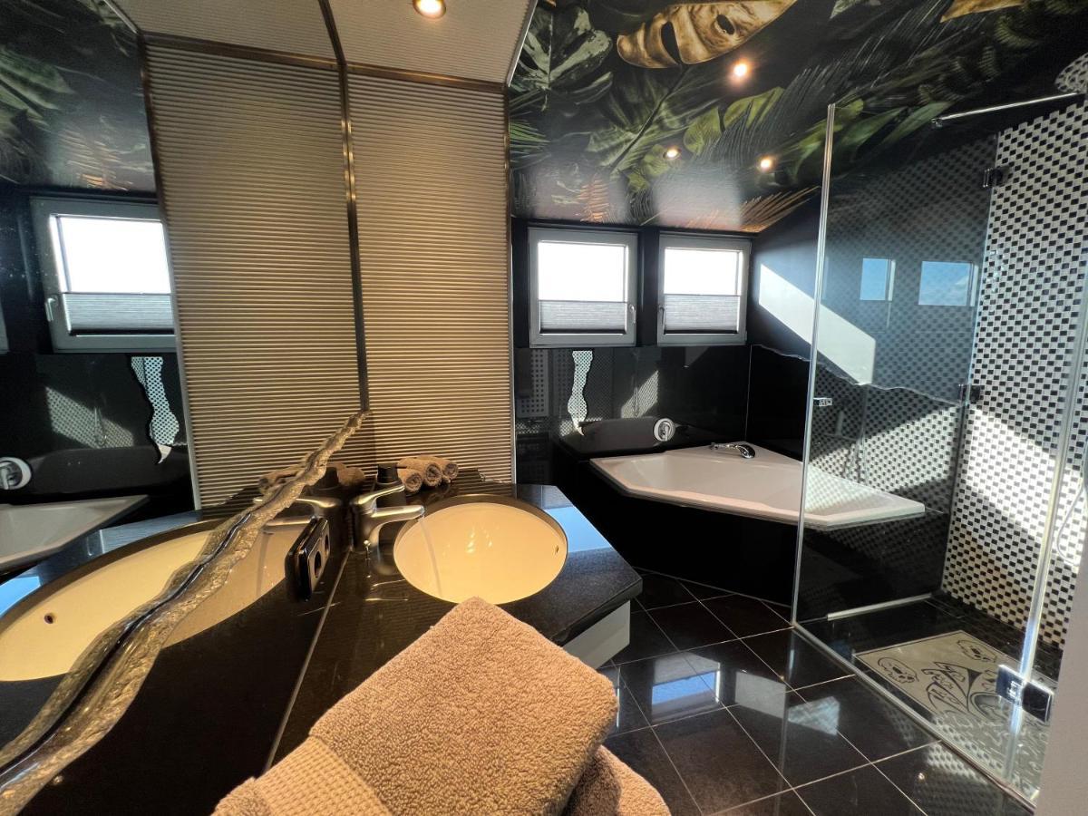 Luxus Loft Ueber Den Daechern Von Roding Bagian luar foto